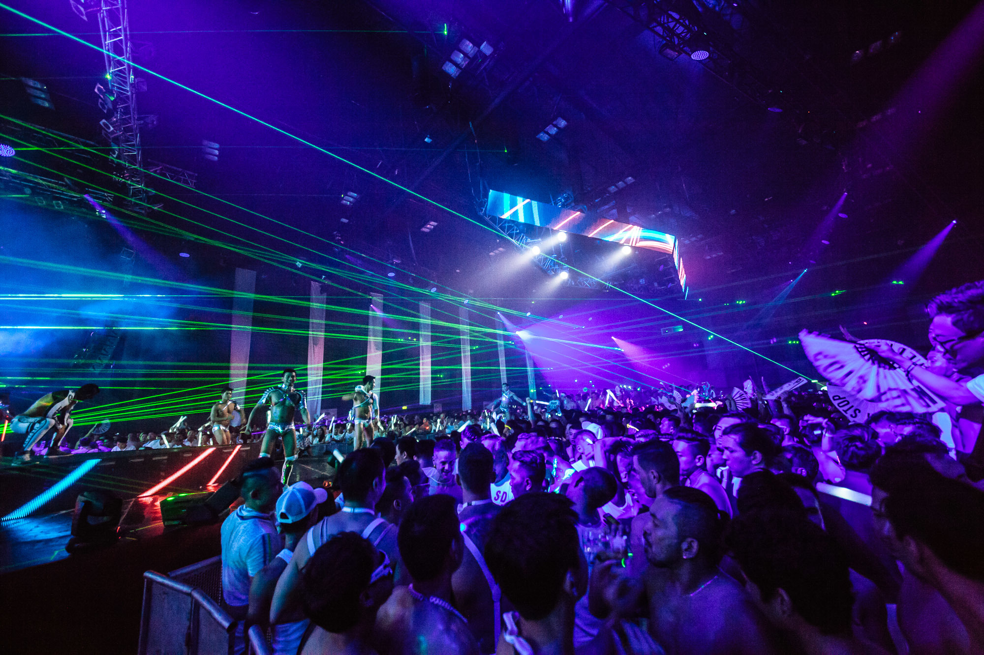 บรรยากาศ White Party Bangkok ยามค่ำคืน